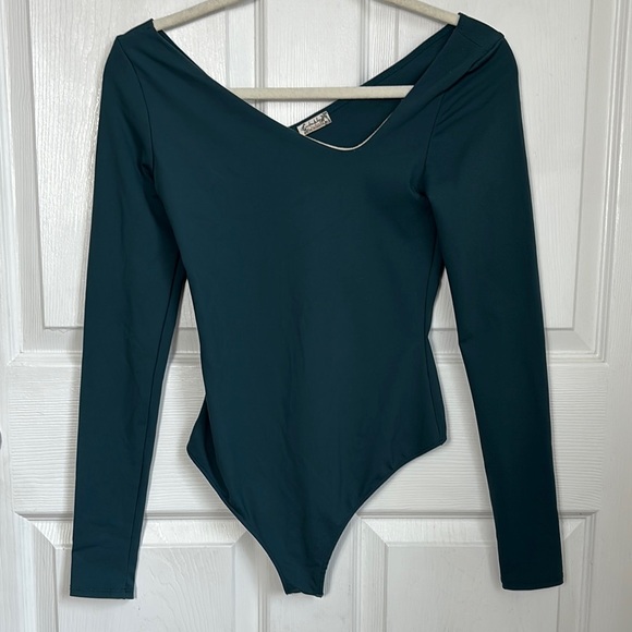 Intimately FREE PEOPLE Teal Long Sleeve Bodysuit Asymmetrical neckline size XS - Picture 1 of 11